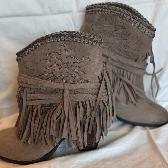 Not Rated Fringe Western Boots – Size 6.5 Brown Taupe Neutral Boho Festival Fun - Picture 4 of 11
